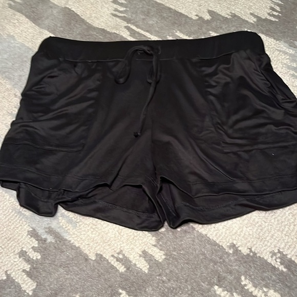 NWT Olivia Rae sleepwear black super soft, sleep, shorts, size large - Picture 2 of 7